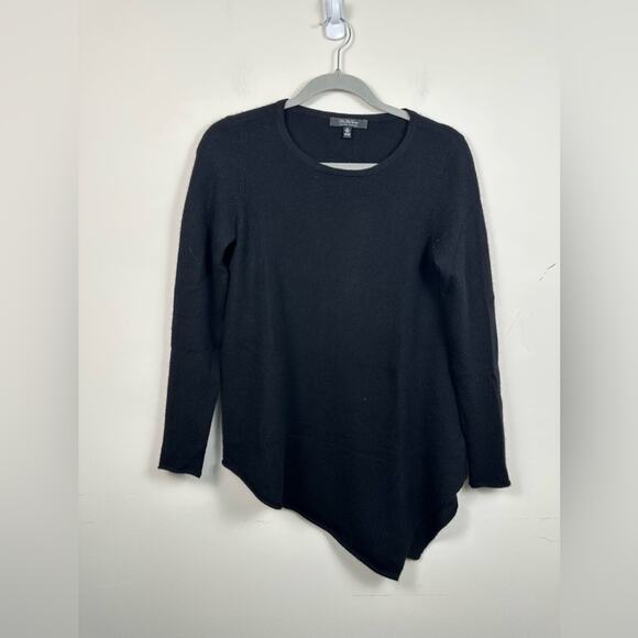 Saks Fifth Avenue 100% Cashmere Black Scoop Neck Asymmetrical Hem Sweater Small - Picture 1 of 6